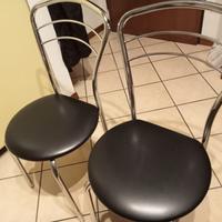 N. 2 sedie in ecopelle 