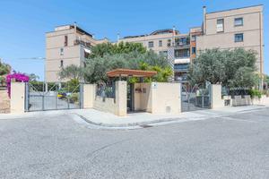 Su planu: ampio ufficio