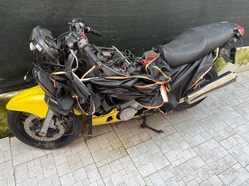 Moto Kawasaki zzr 600