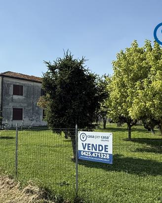 Abitazione indipendente, divisa in due appartament
