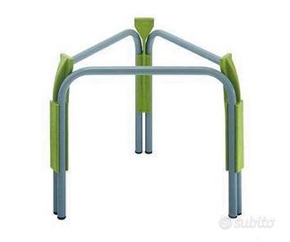 Piedistallo in acciaio con inserti in polietilene