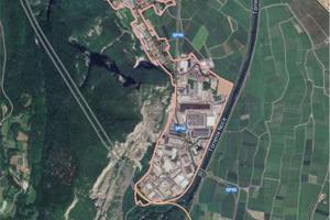 LOTTO CON CAPANNONE IN POSIZIONE STRATEGICA