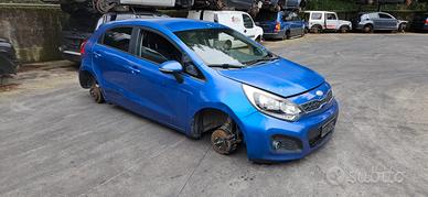 KIA RIO 2013 SOLO PER RICAMBI