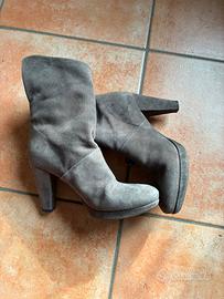 Stivaletto camoscio tortora scuro n. 37