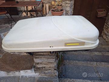 bagagliera tetto auto con chiusura chiave.  