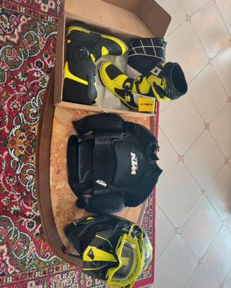 Completo abbigliamento ragazzo moto
