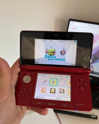 Nintendo 3DS con caricabatteria e SD