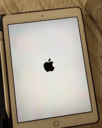Ipad di sesta generazione 32GB + Apple Pencil