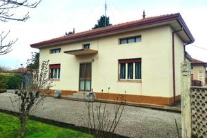 Casa indipendente con giardino