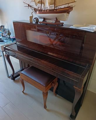 pianoforte petrof chippendale 
