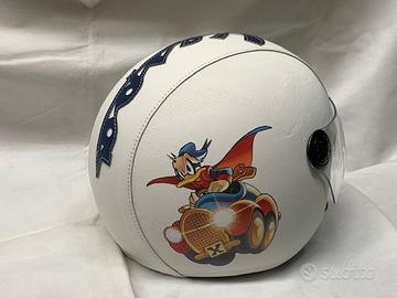 casco rivestito ecopelle bianco ricami bianchi ves