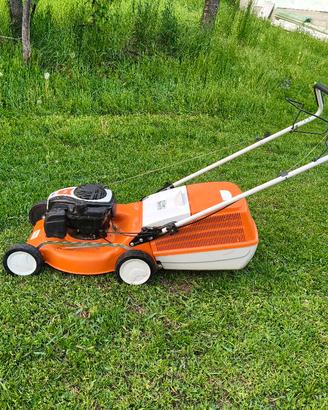 rasaerba tagliaerba STIHL  trazionato 