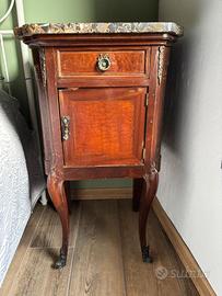 Coppia comodini antichi con piano in marmo