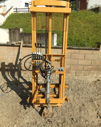elevatore per trattore 