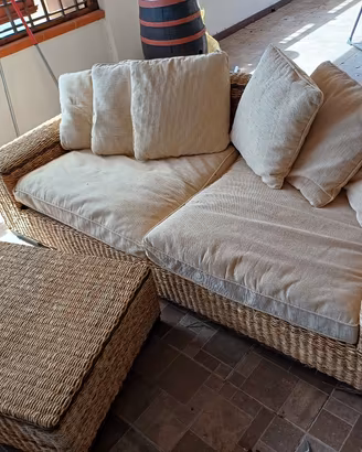 arredamento divano piu tavolo
