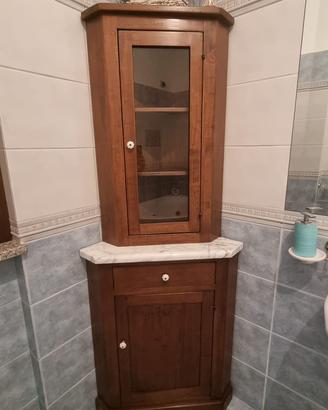 Angoliera da bagno con marmo