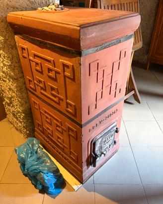 Stufa in terracotta marcata Becchi Forli Italia