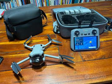 DJI Mini 4 pro Fly More combo con RC 2