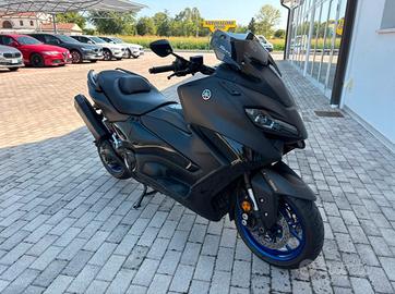 Tmax 560 Icon 