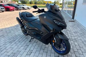Tmax 560 Icon 