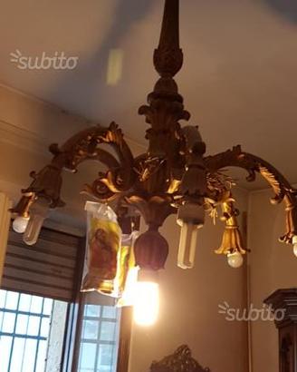 Lampadari in legno antichi
