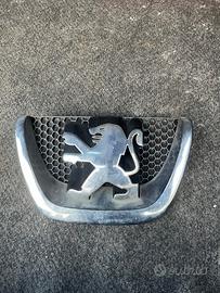 Stemma anteriore Peugeot 206 plus anno 2009