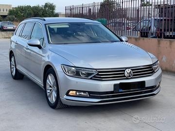 Volkswagen Passat 1.6 TDI DSG Comfortline BlueMoti