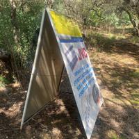 Cartello pubblicitario in alluminio resiste