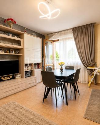 TRILOCALE CON BALCONE, GARAGE E POSTO AUTO