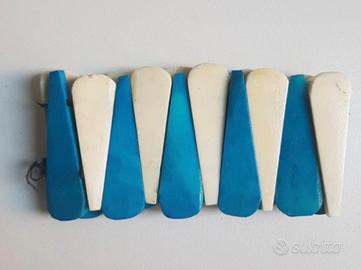 Bracciale africano bianco e blu, diametro 8cm.