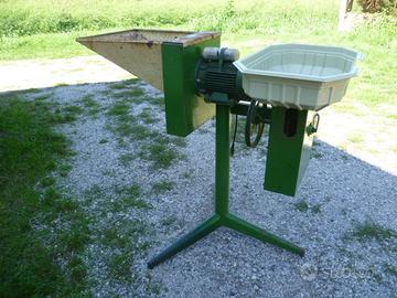 Mulino per cereali con sgrana pannocchie
