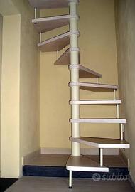 Scala a chiocciola in legno
