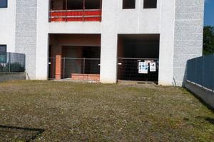 Capannone con uffici