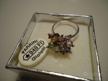 Anello in argento con pietre dure