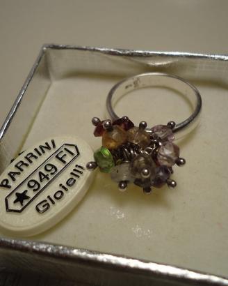 Anello in argento con pietre dure