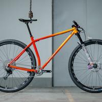 SOUR 32 pollici (soli telaio)