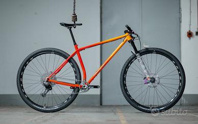 SOUR 32 pollici (solo telaio)