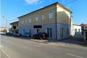 Immobile in asta di 346 m² con box auto a Pizzighe