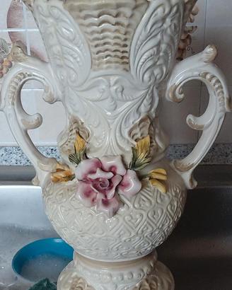 Vaso Anfora Ceramica Bianca con Rosa in rillievo