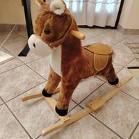 Cavallo a dondolo 