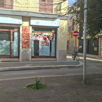 8locale uso commerciale o ufficio