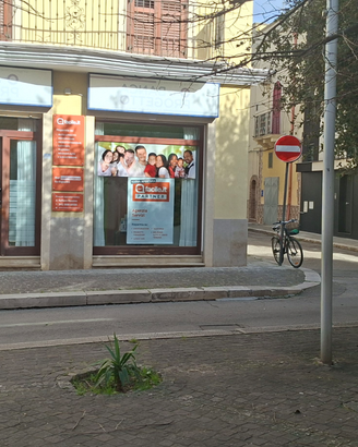 8locale uso commerciale o ufficio