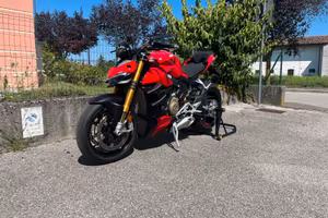 Ducati streetfighter v4s