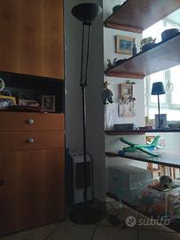 Lampada a stelo con comandi a terra