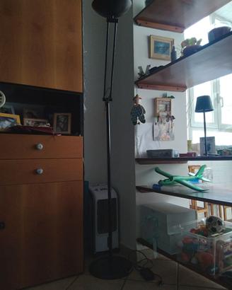 Lampada a stelo con comandi a terra