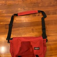 Borsa a tracolla Eastpack rossa