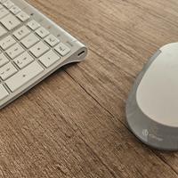 Tastiera e mouse wireless