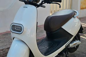 SCOOTER ELTTRICO