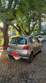  Toyota yaris 2003