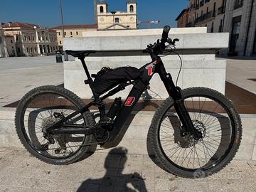 CUBE STEREO HYBRID ONE44 HPC RACE 800 BLACKLINE